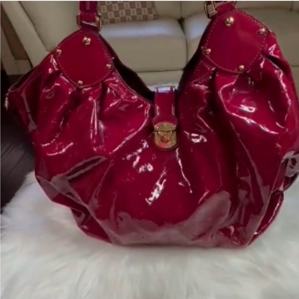✨FINAL PRICE✨Louis Vuitton Cerise Mahina Patent Leather Surya Bag w/ COA - Picture 12 of 12